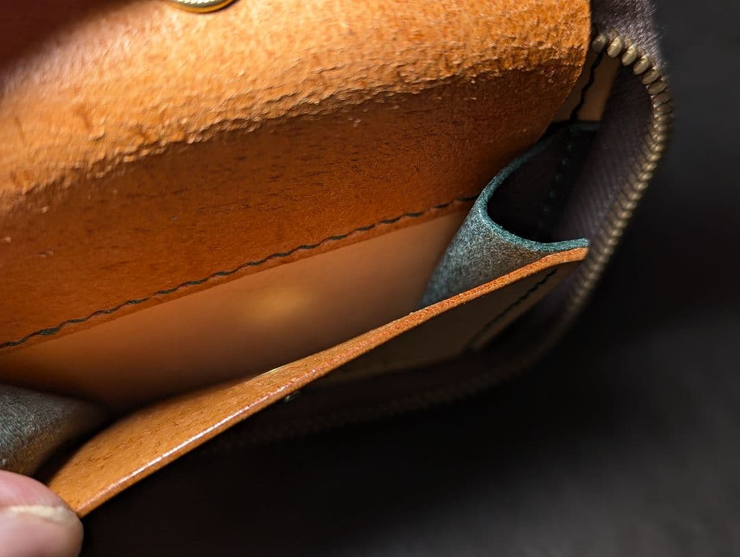 2つ折りファスナーウォレット カラーヌメ ディープグリーン