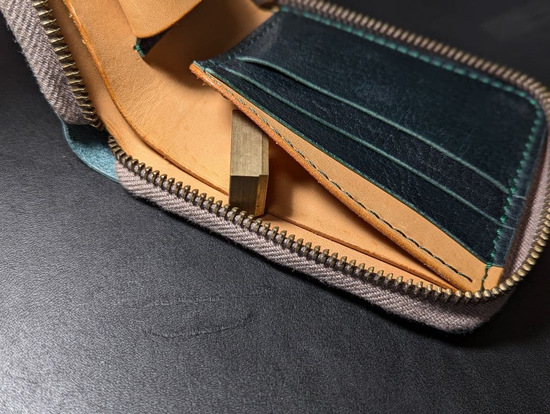 2つ折りファスナーウォレット カラーヌメ ディープグリーン