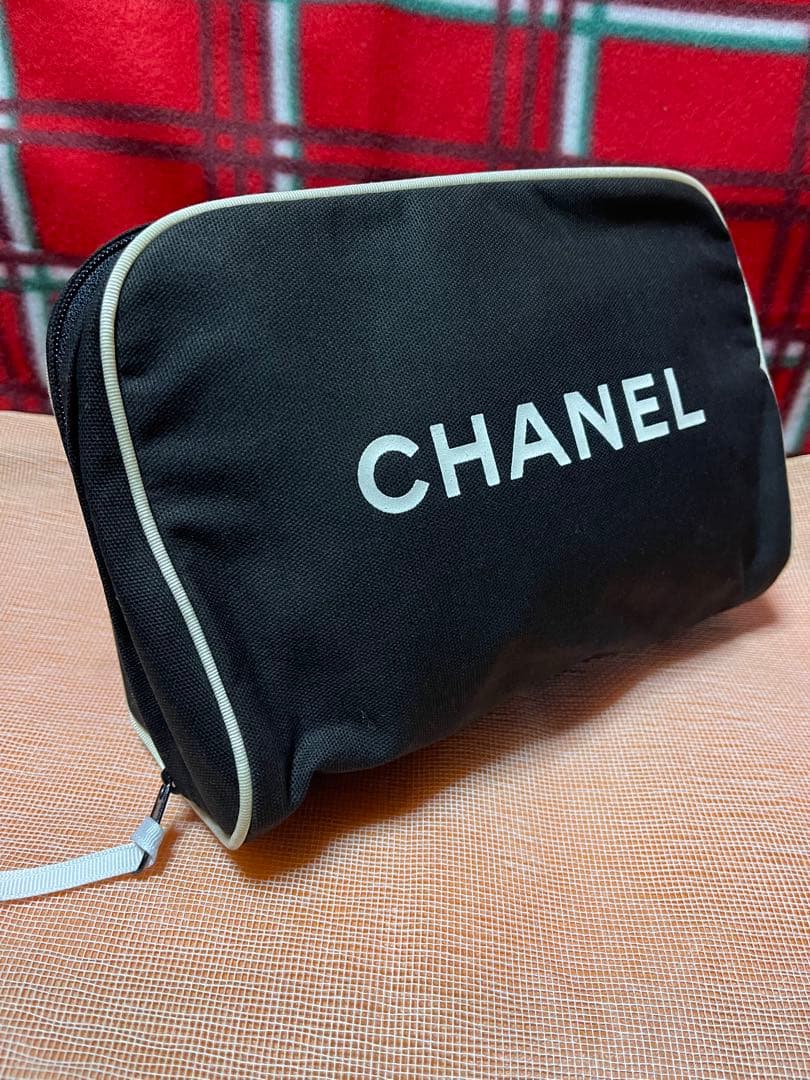 CHANELノベルティポーチ