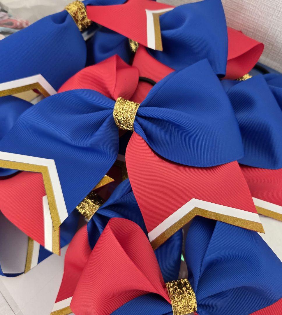 輝くステージを応援します♡赤×青×ゴールド金チアダンスリボンヘアゴム☆おひとつ