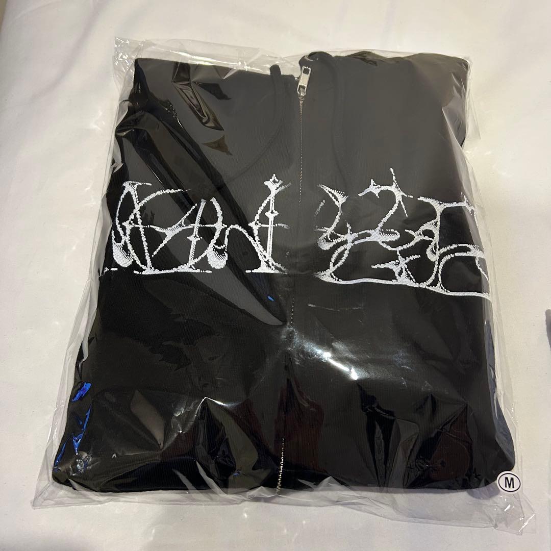 MONOEYES フーディー