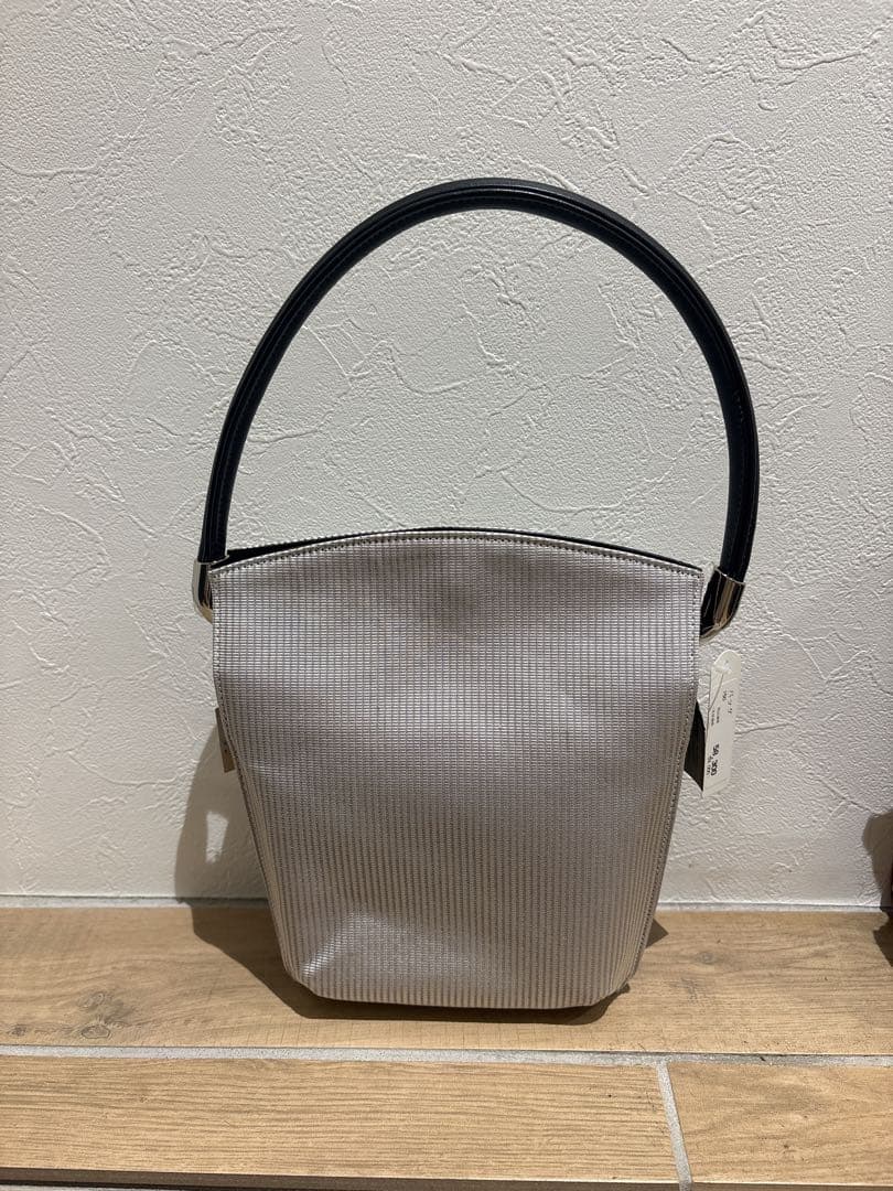 ストライプ バケツ型バッグ グレー