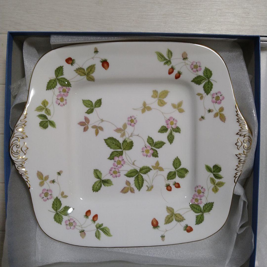 ウェッジウッド ワイルドストロベリー 黒壺　未使用品