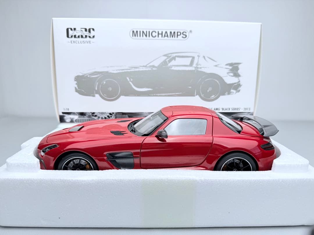 MINICHAMPS メルセデス・ベンツ SLS AMG レッド 1/18