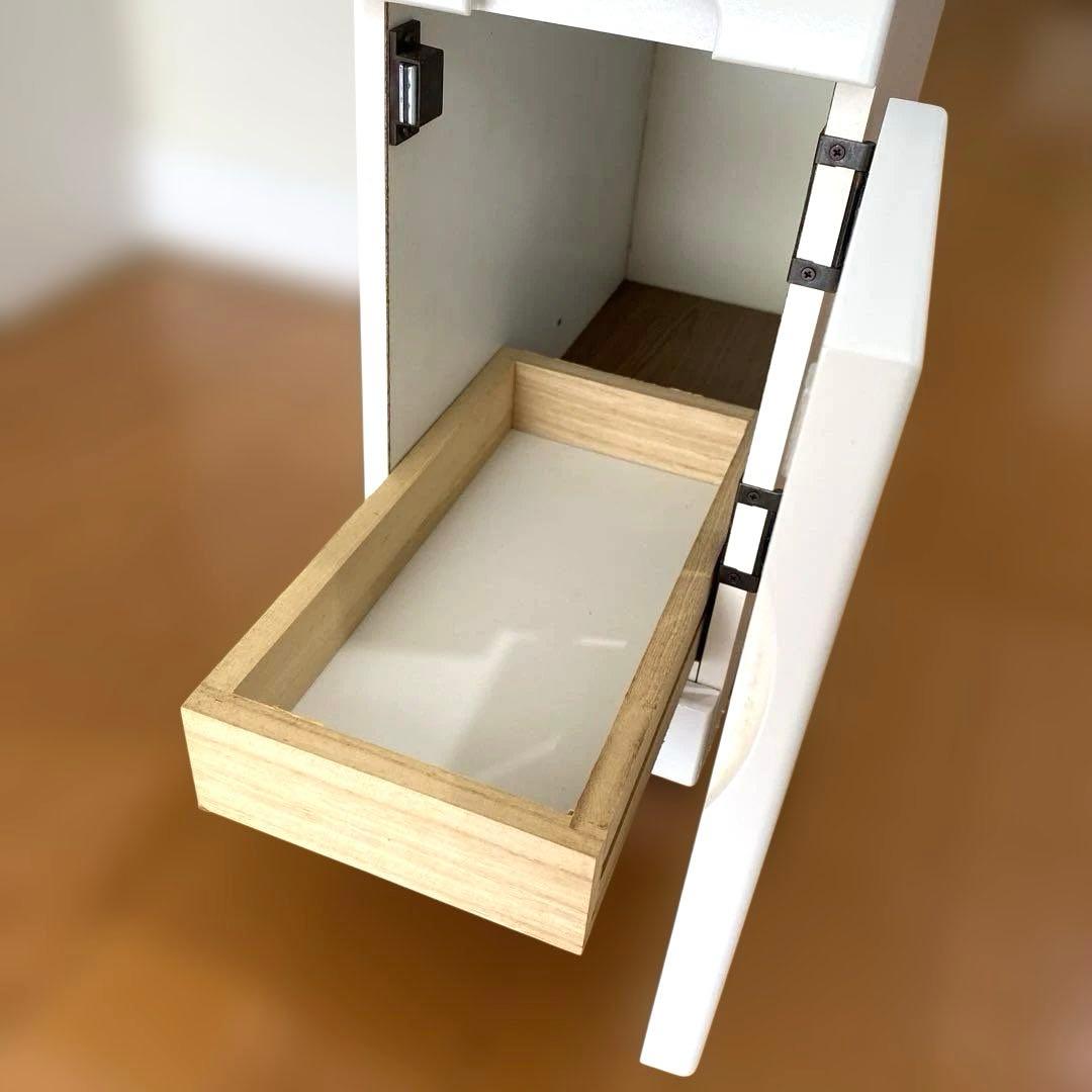 【機能性抜群】ホワイトドレッサー・鏡台　ライト　コンセント付　家具　リビング収納