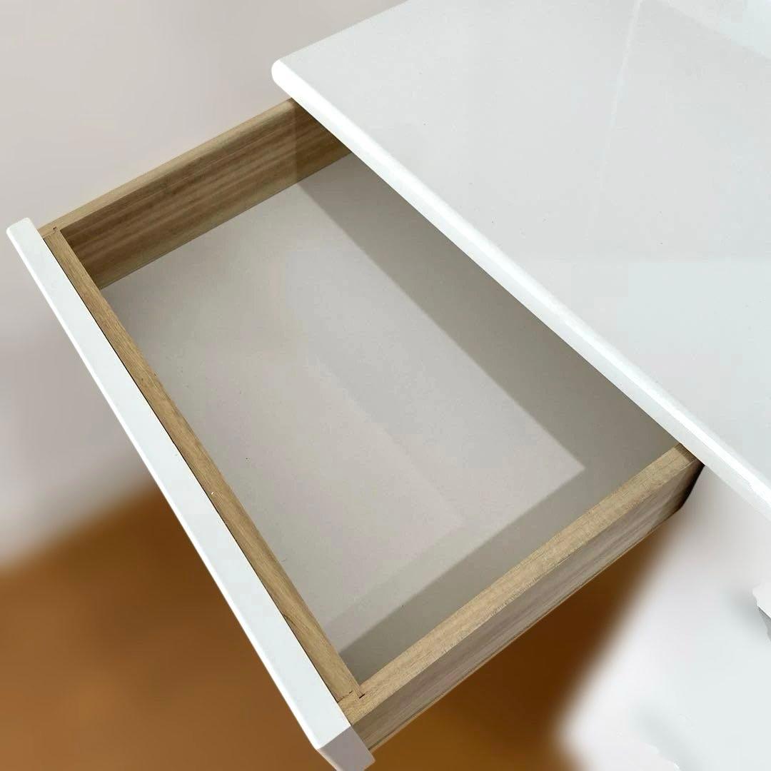 【機能性抜群】ホワイトドレッサー・鏡台　ライト　コンセント付　家具　リビング収納