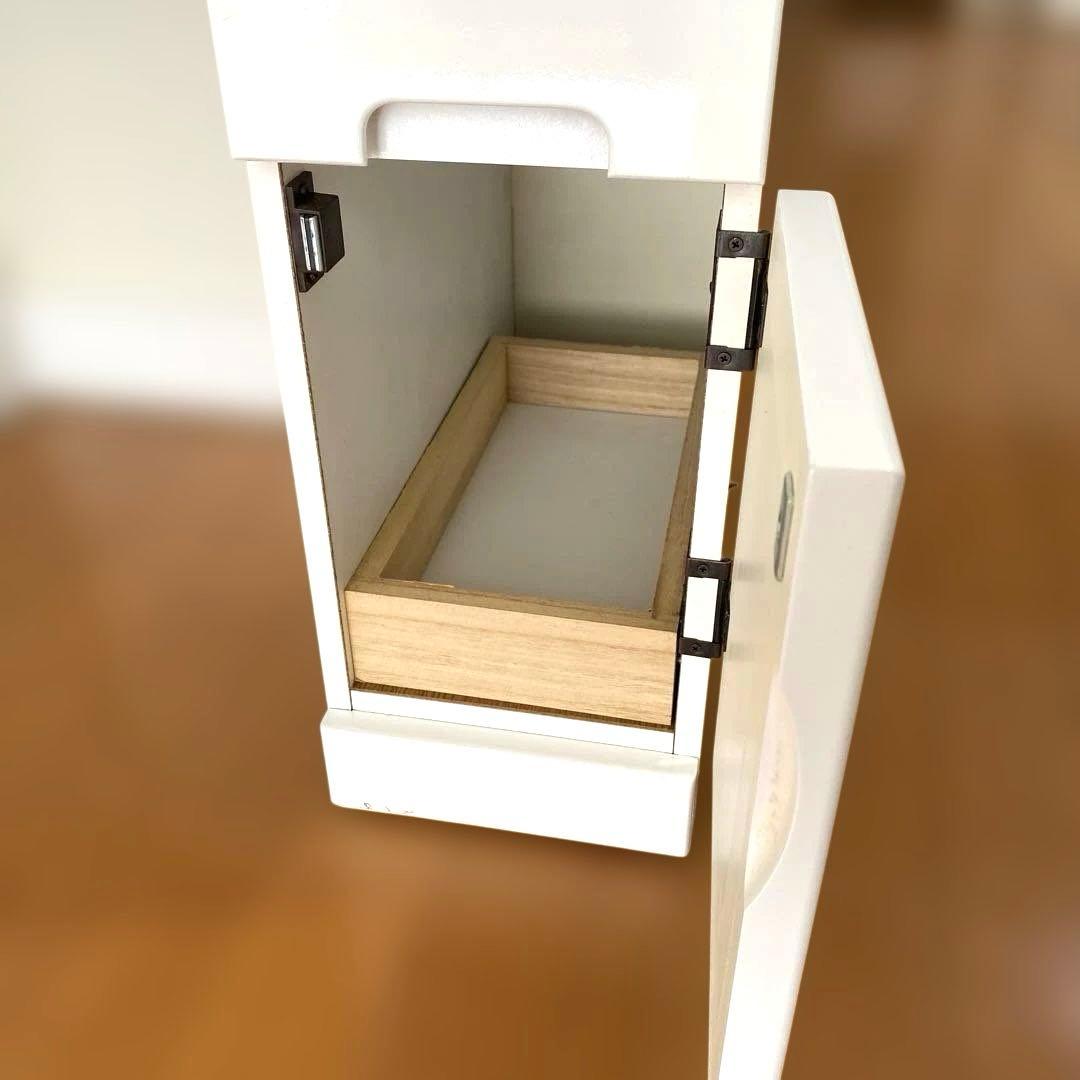 【機能性抜群】ホワイトドレッサー・鏡台　ライト　コンセント付　家具　リビング収納