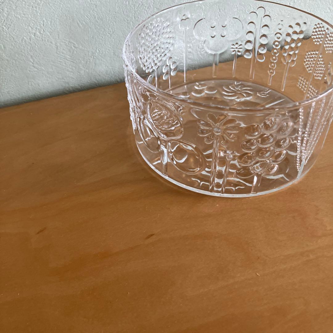 イッタラ　　サラダボウル　　直径15センチ　　ガラス