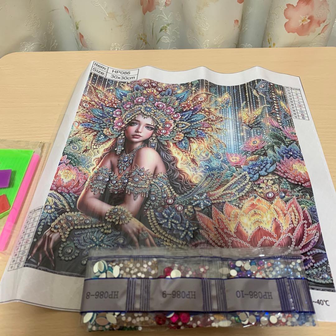 ダイヤモンドアート特殊ビーズ カラフルな女性と蓮の花のアート 30×30cm