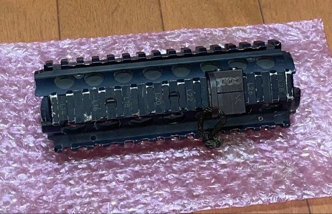 実物　KNIGHT'S ARMAMENT ハンドガード　m4用