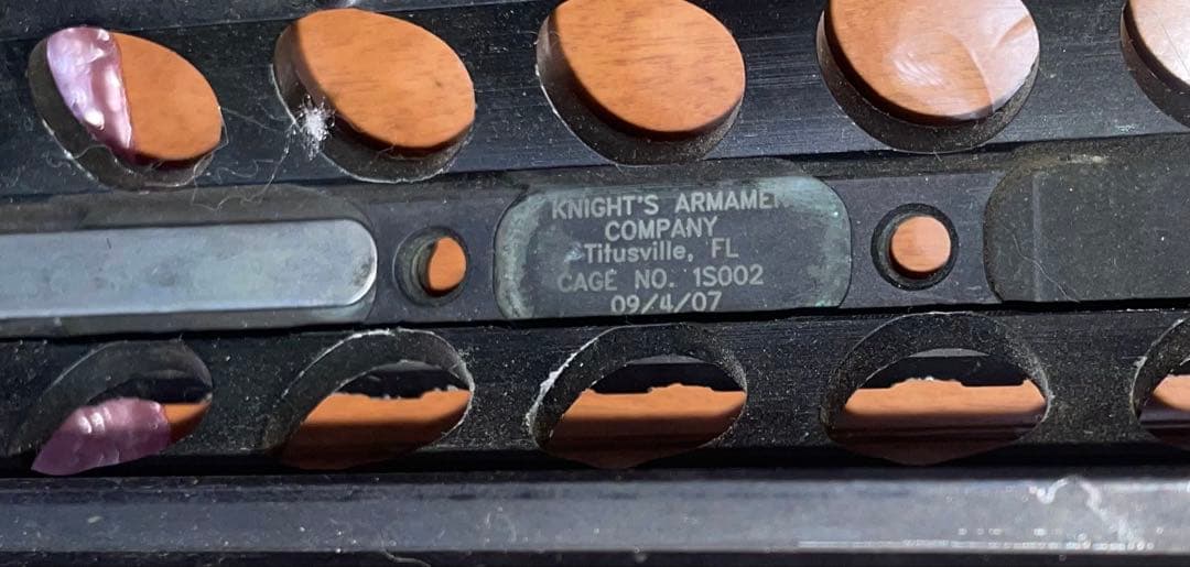 実物　KNIGHT'S ARMAMENT ハンドガード　m4用