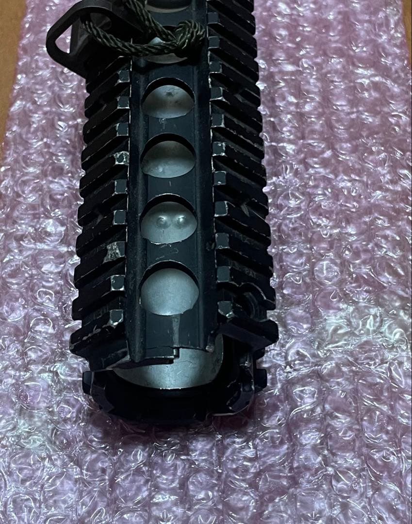 実物　KNIGHT'S ARMAMENT ハンドガード　m4用