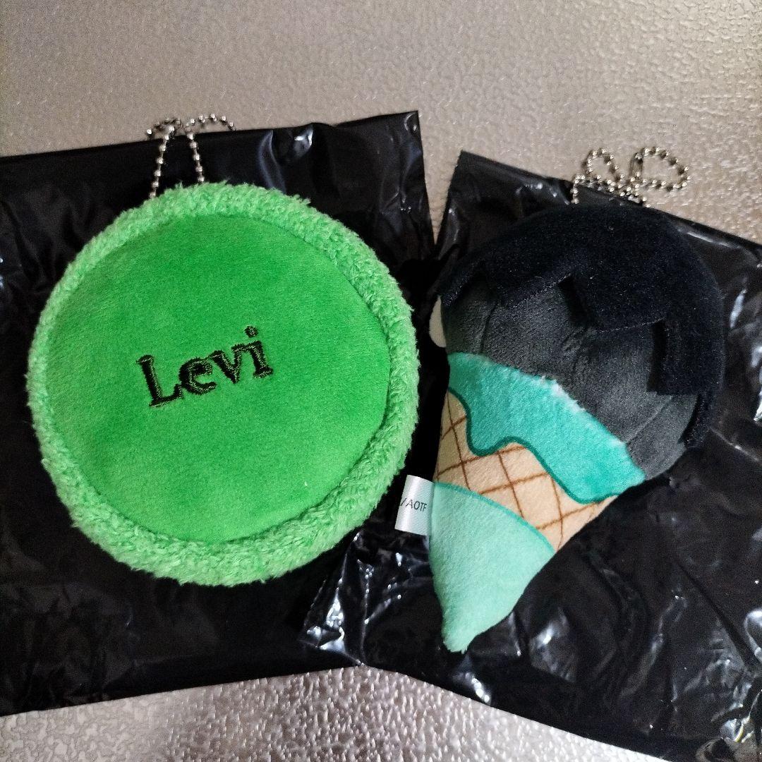 進撃の巨人　リヴァイ　アイスたぴぬい　マカロンたぴぬい