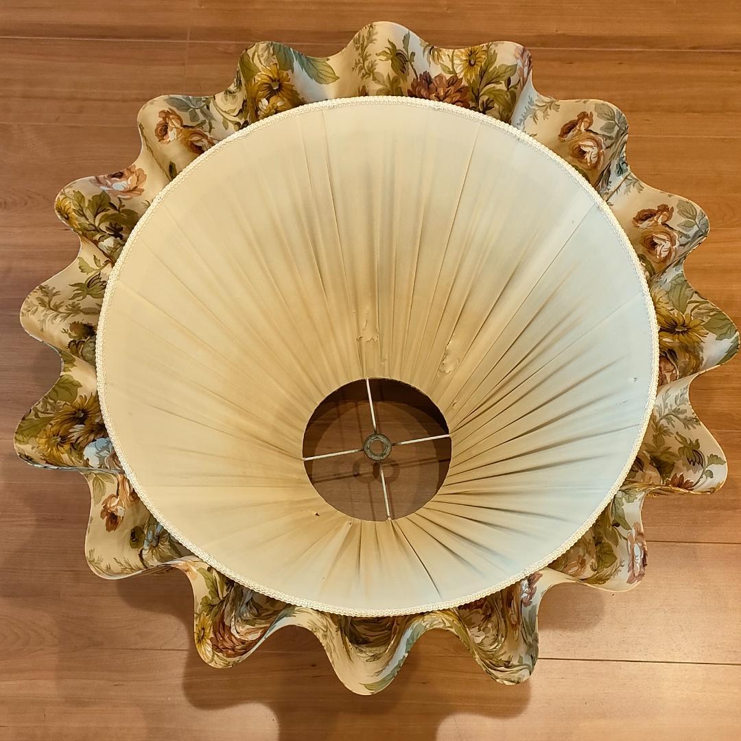 希少　木製　アンティークランプ　ウッドベース　彫刻