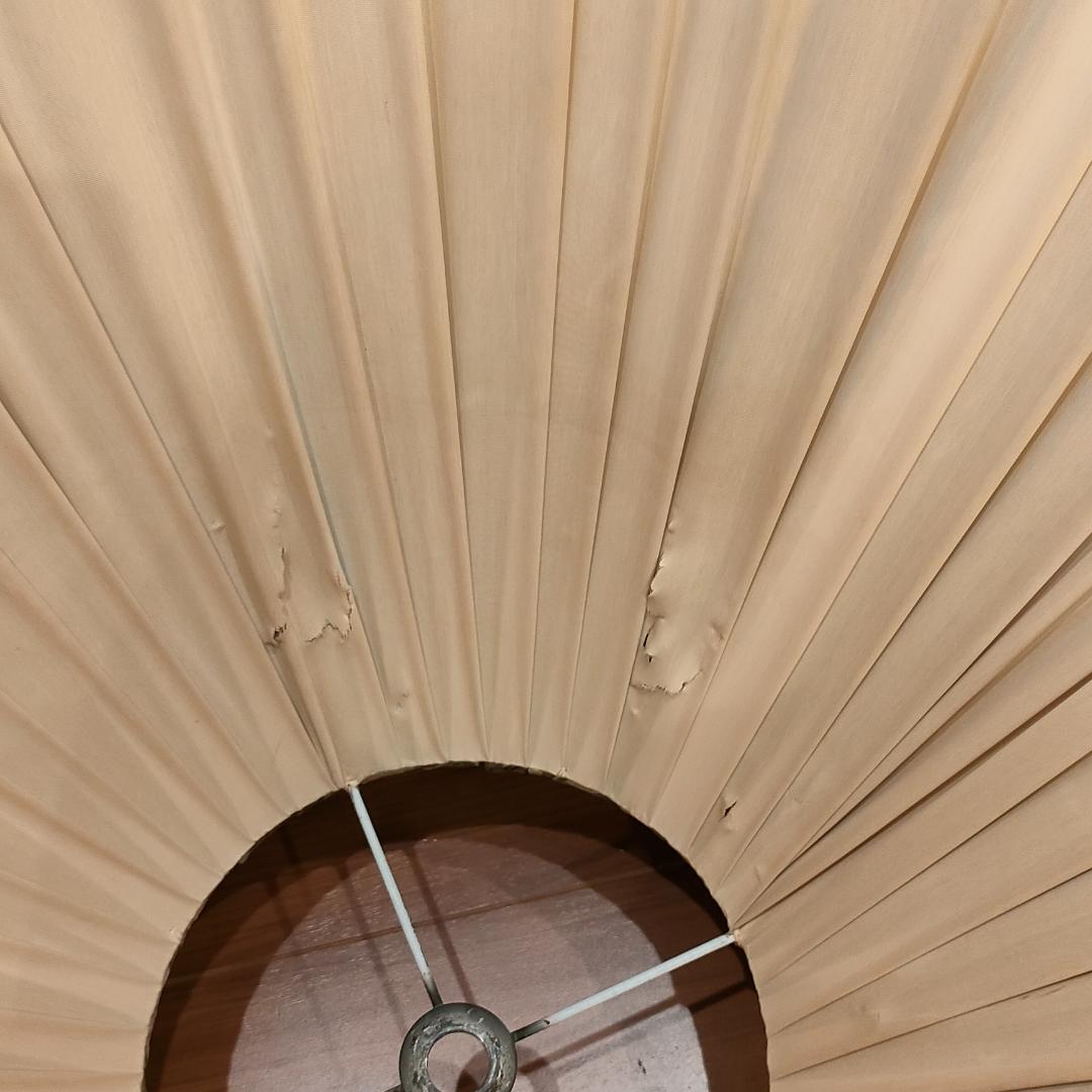 希少　木製　アンティークランプ　ウッドベース　彫刻