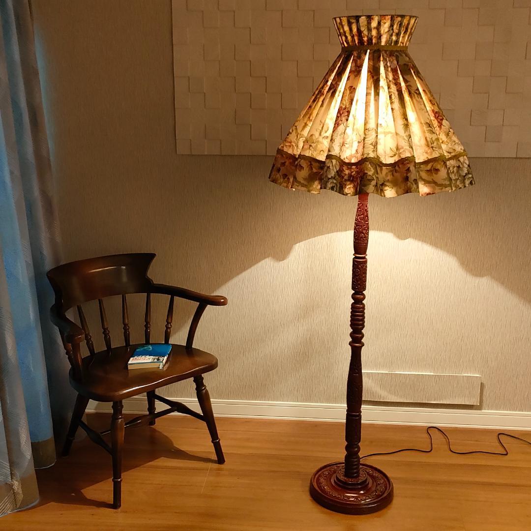 希少　木製　アンティークランプ　ウッドベース　彫刻