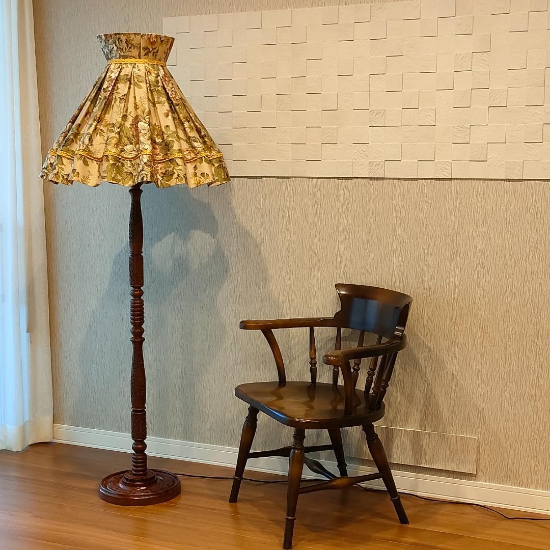 希少　木製　アンティークランプ　ウッドベース　彫刻