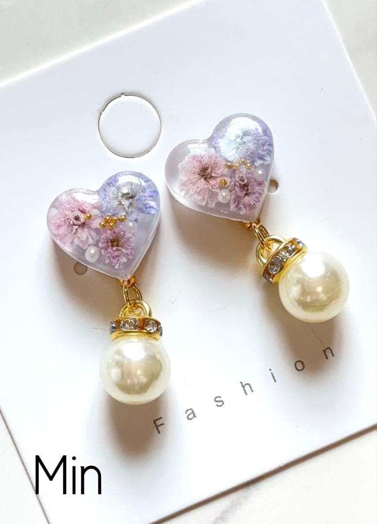 ハート　フラワー　レジン　ピアス　ハンドメイド　イヤリング変更可