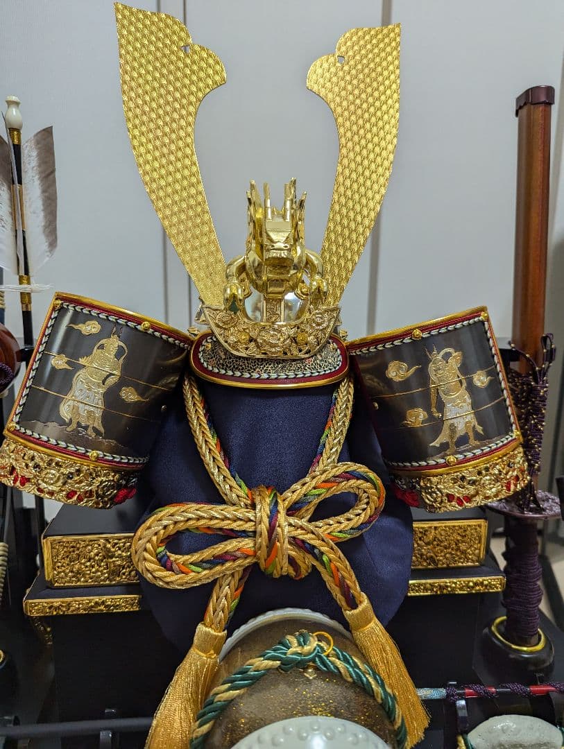 東京久月　兜飾　彫金仁王　五月人形