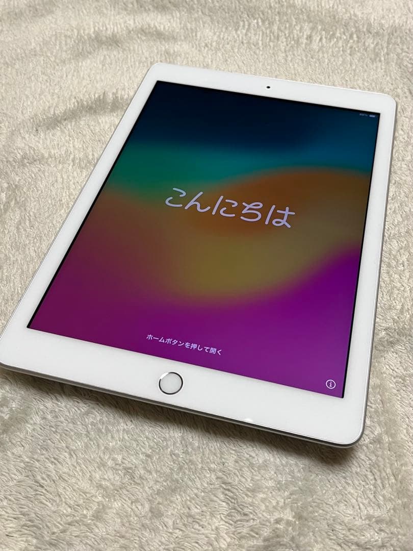 Apple iPad シルバー 本体　第6世代　128GB