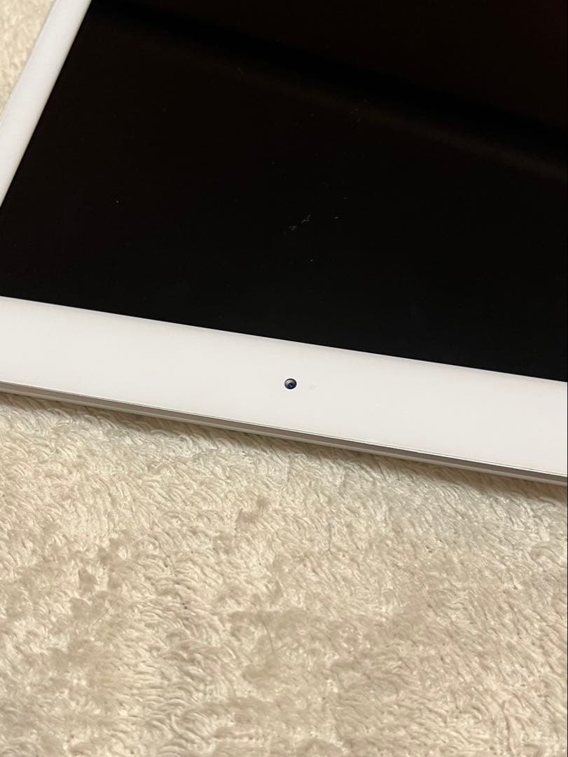 Apple iPad シルバー 本体　第6世代　128GB