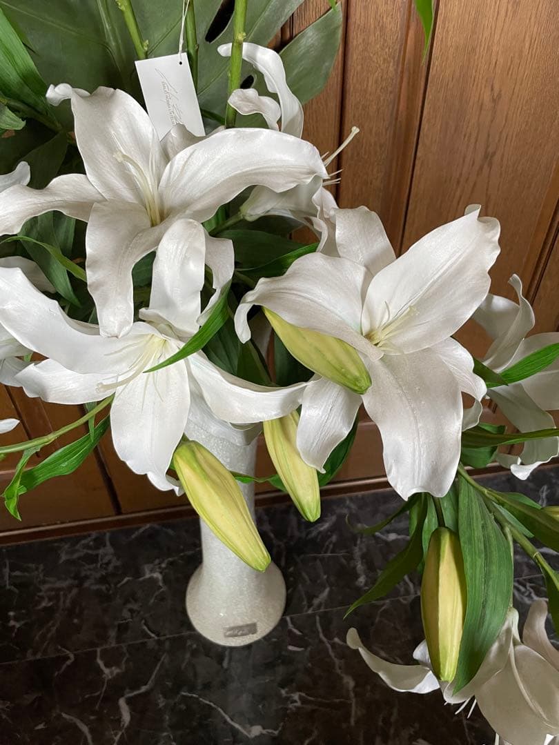 ◉セール！エミリオロバ　大輪カサブランカ16輪　豪華アートフラワー