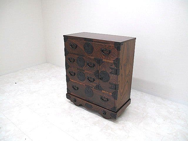 美品 鍵付 岩谷堂箪笥 車箪笥 欅材漆仕上 W82×D41×H98cm 南部鉄器