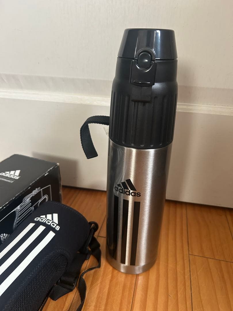 adidas アディダス　 ステンレスボトル　1.0リットル