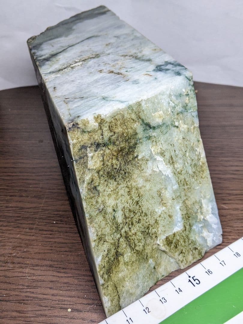 （167）ミャンマー産翡翠カット品