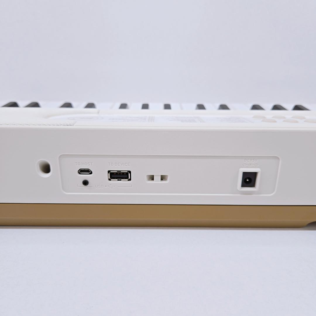 【未使用品】カシオ LK-526 楽らくキーボード 光ナビゲーション ピアノ