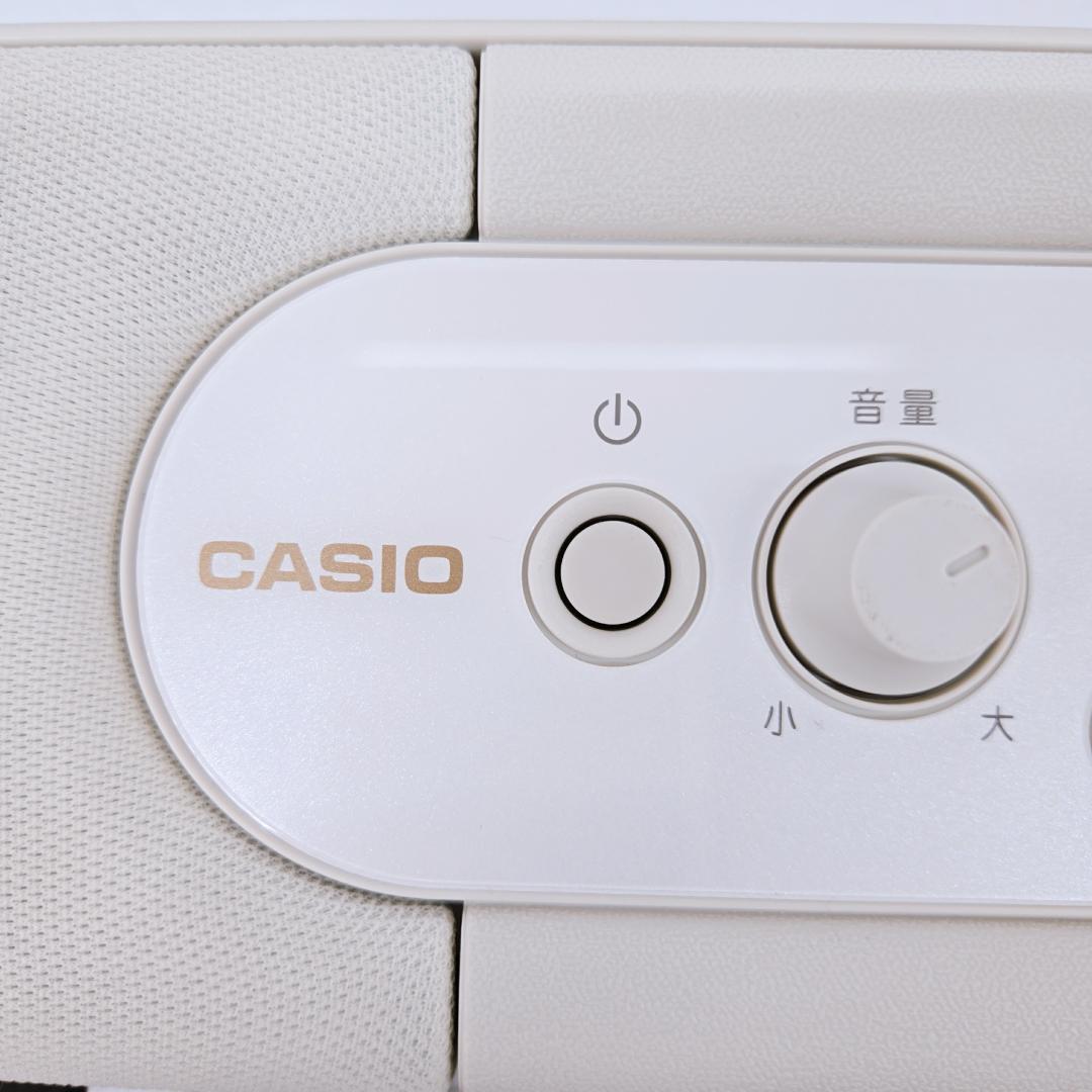 【未使用品】カシオ LK-526 楽らくキーボード 光ナビゲーション ピアノ