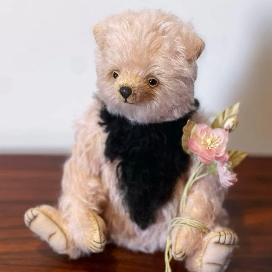 花と熊と大切なカーディガン ぬいぐるみ テディベア 海外作家様 ハンドメイド