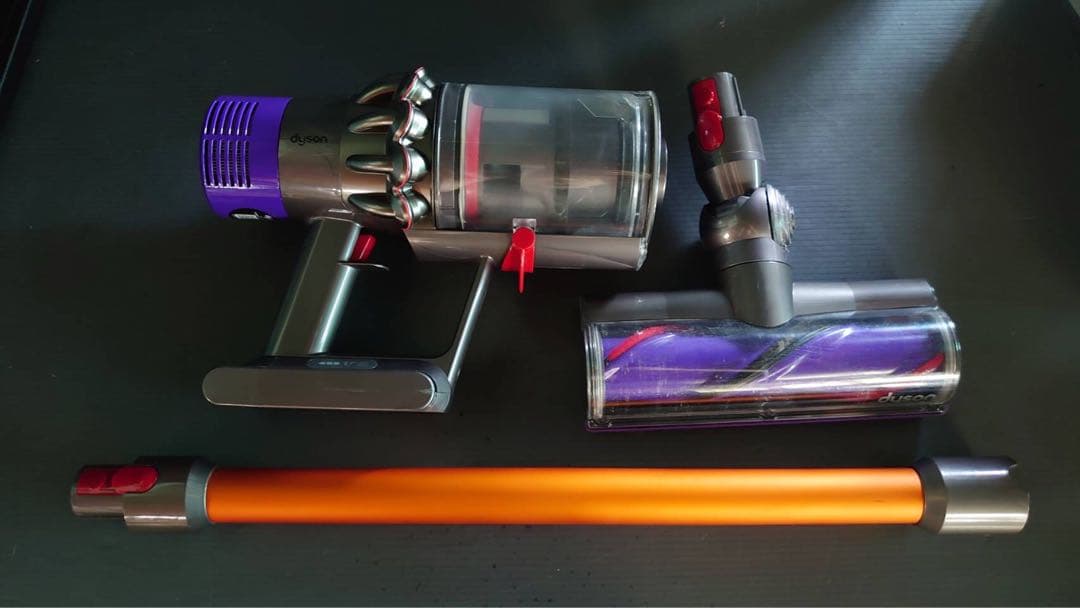 Dyson Cyclone V10 Fluffy充電スタンド付き（中古品）