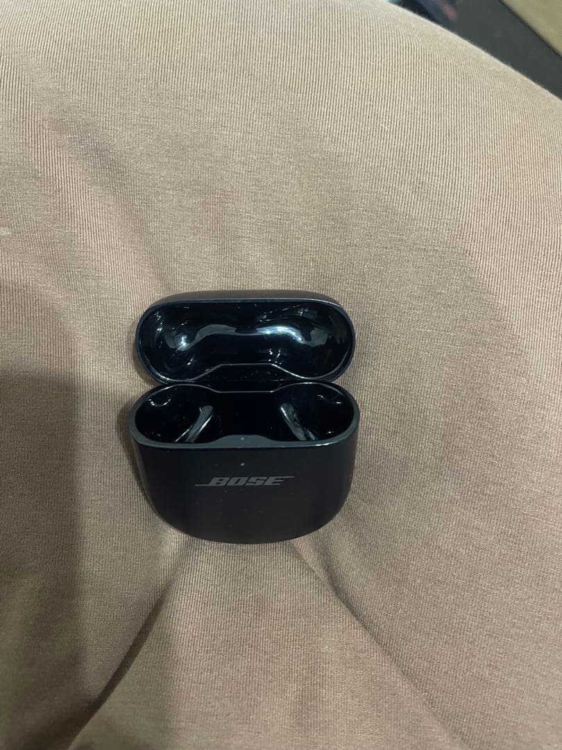 BOSE ワイヤレスイヤホン ブラック　ケースのみ