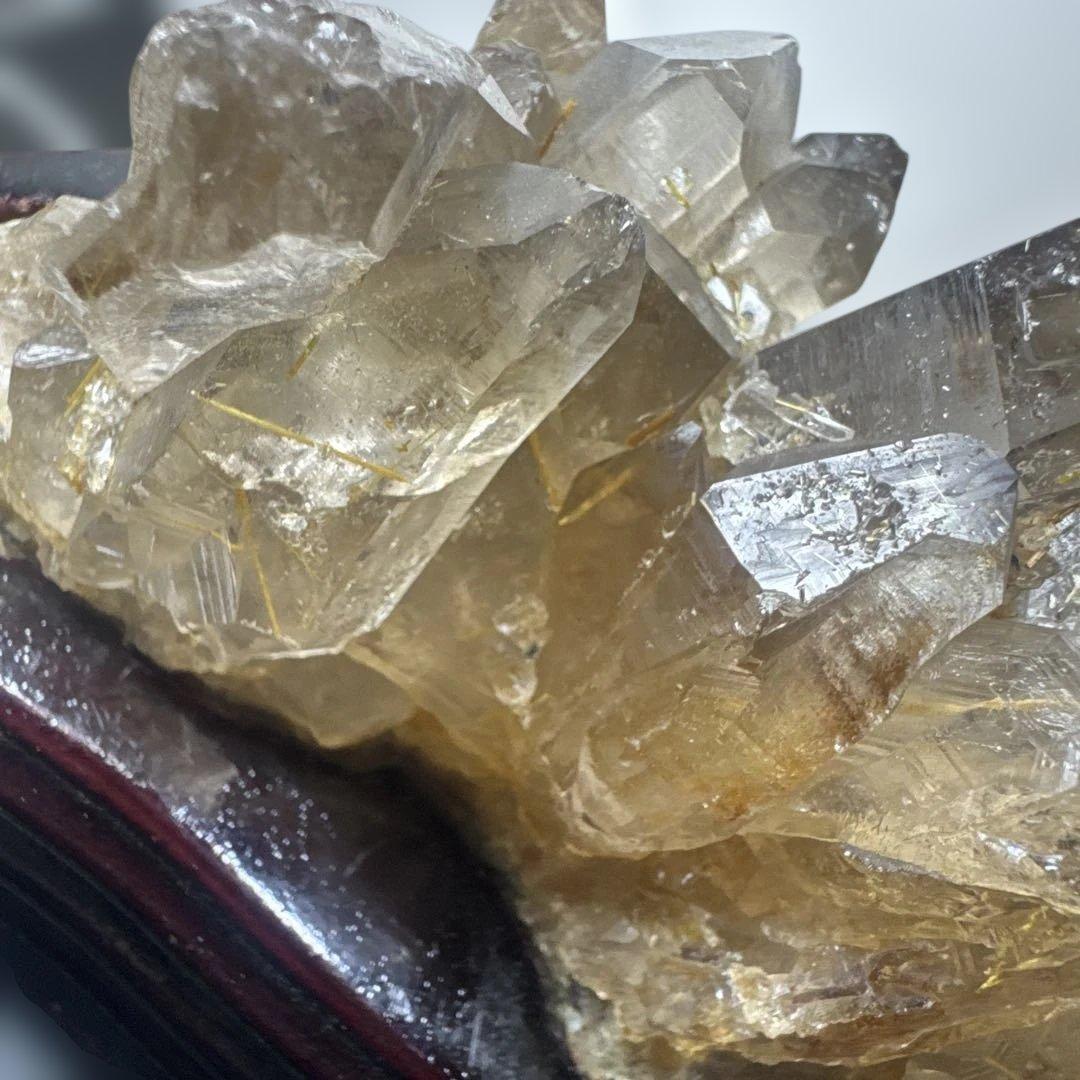 【極上品】希少　ゴールドルチルクォーツ クラスター 光台座付