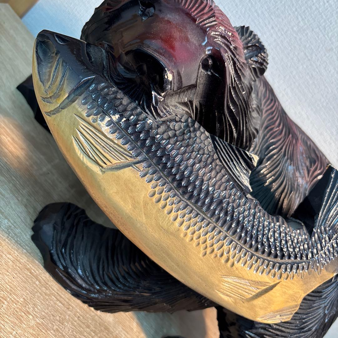 木製クマと魚の彫刻 約40cm