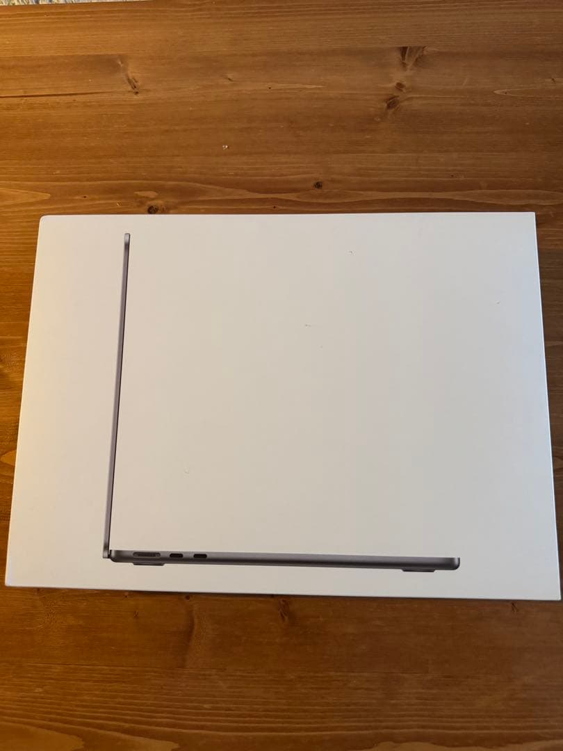 MacBook Air 13.6インチ M2チップ（2022年モデル）