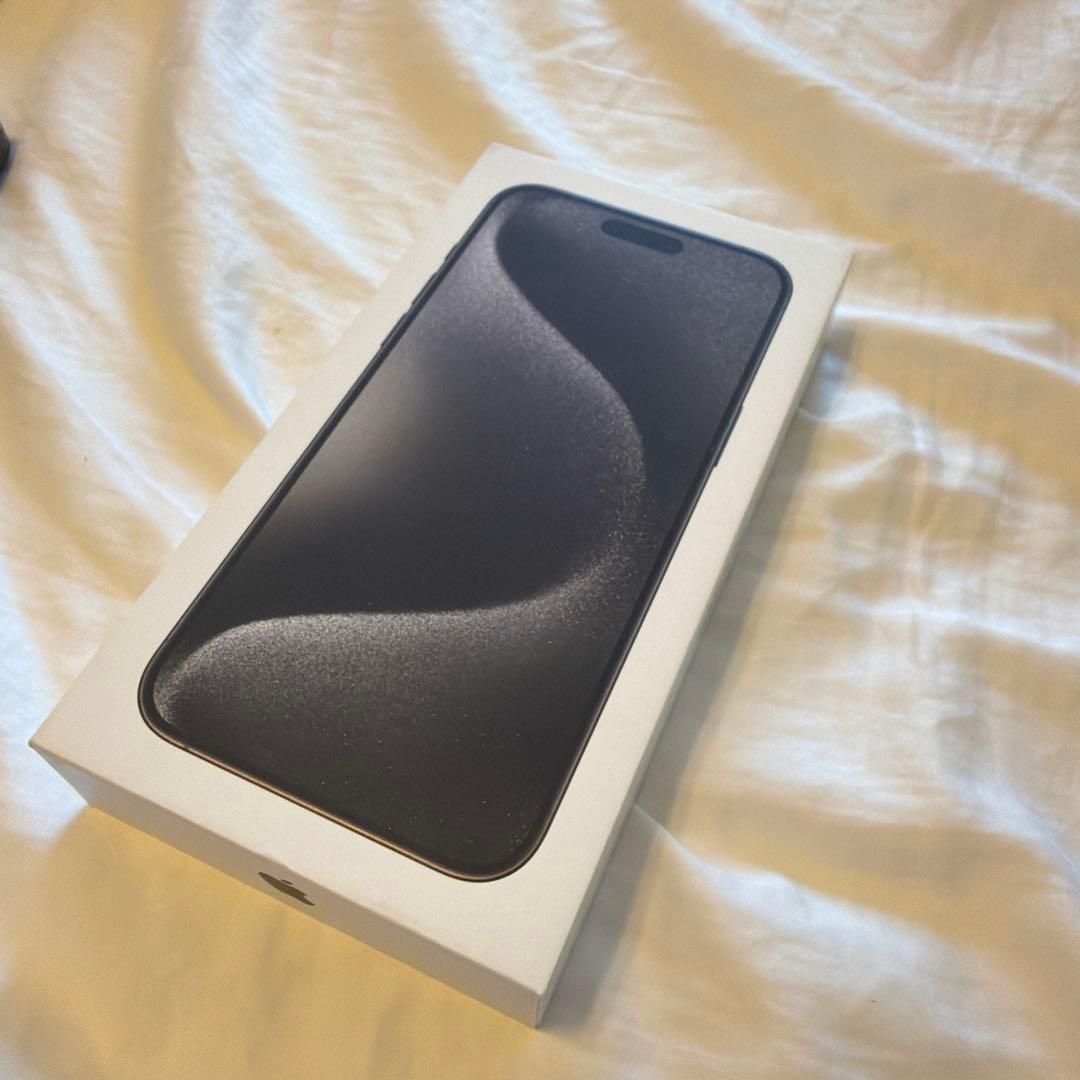 90% 美品 iPhone15 Pro Max ブラックチタニウム 256GB