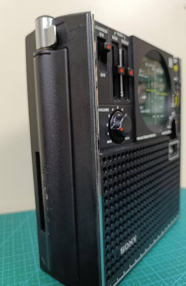 d*7様 SONY ICF-5600 スカイセンサー　ソニー　昭和レトロ