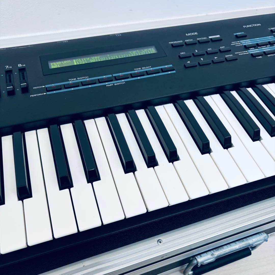 Roland JV-90 名機シンセ 動作良好 ハードケース付 76鍵 JV