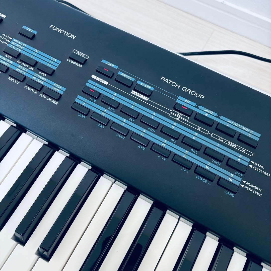 Roland JV-90 名機シンセ 動作良好 ハードケース付 76鍵 JV