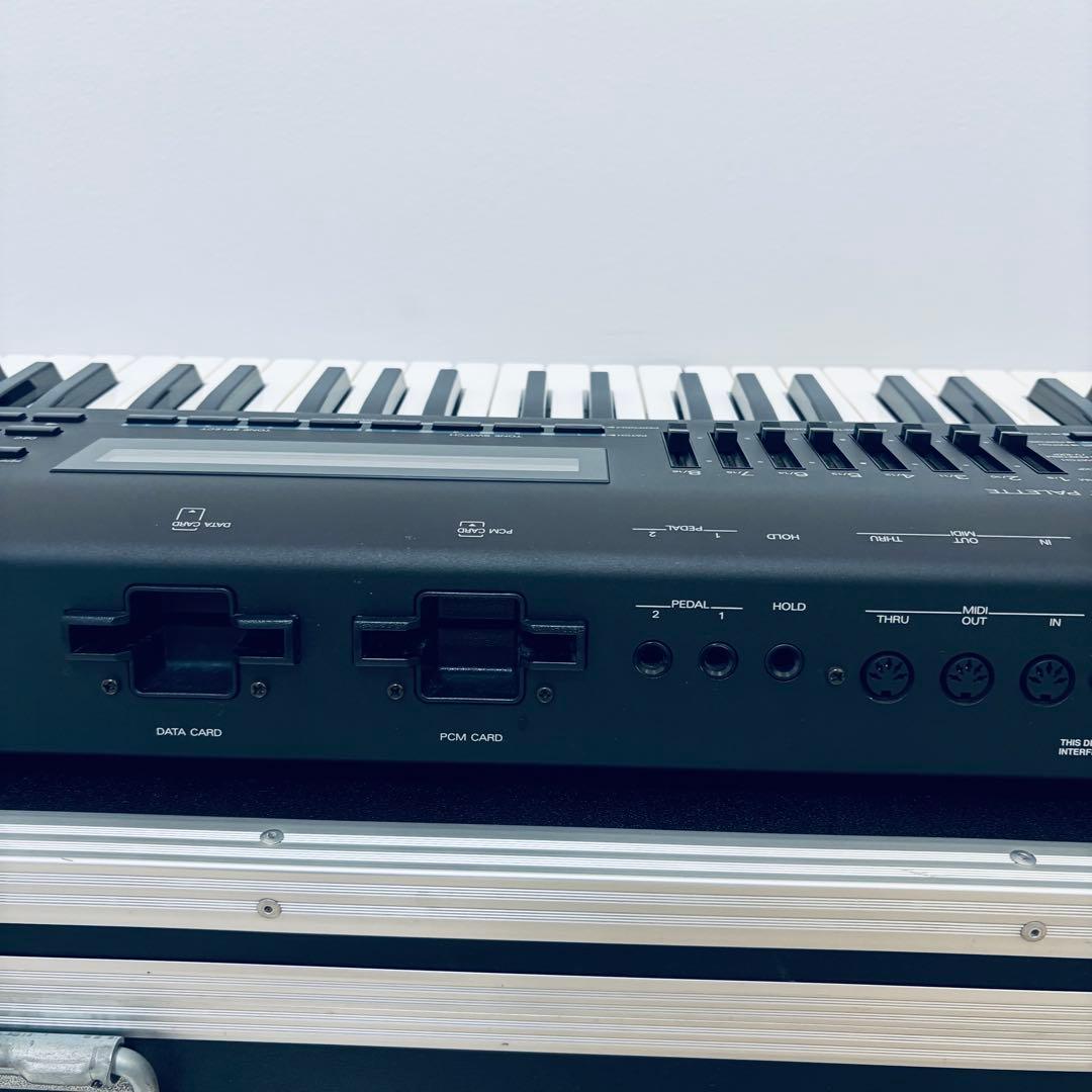 Roland JV-90 名機シンセ 動作良好 ハードケース付 76鍵 JV