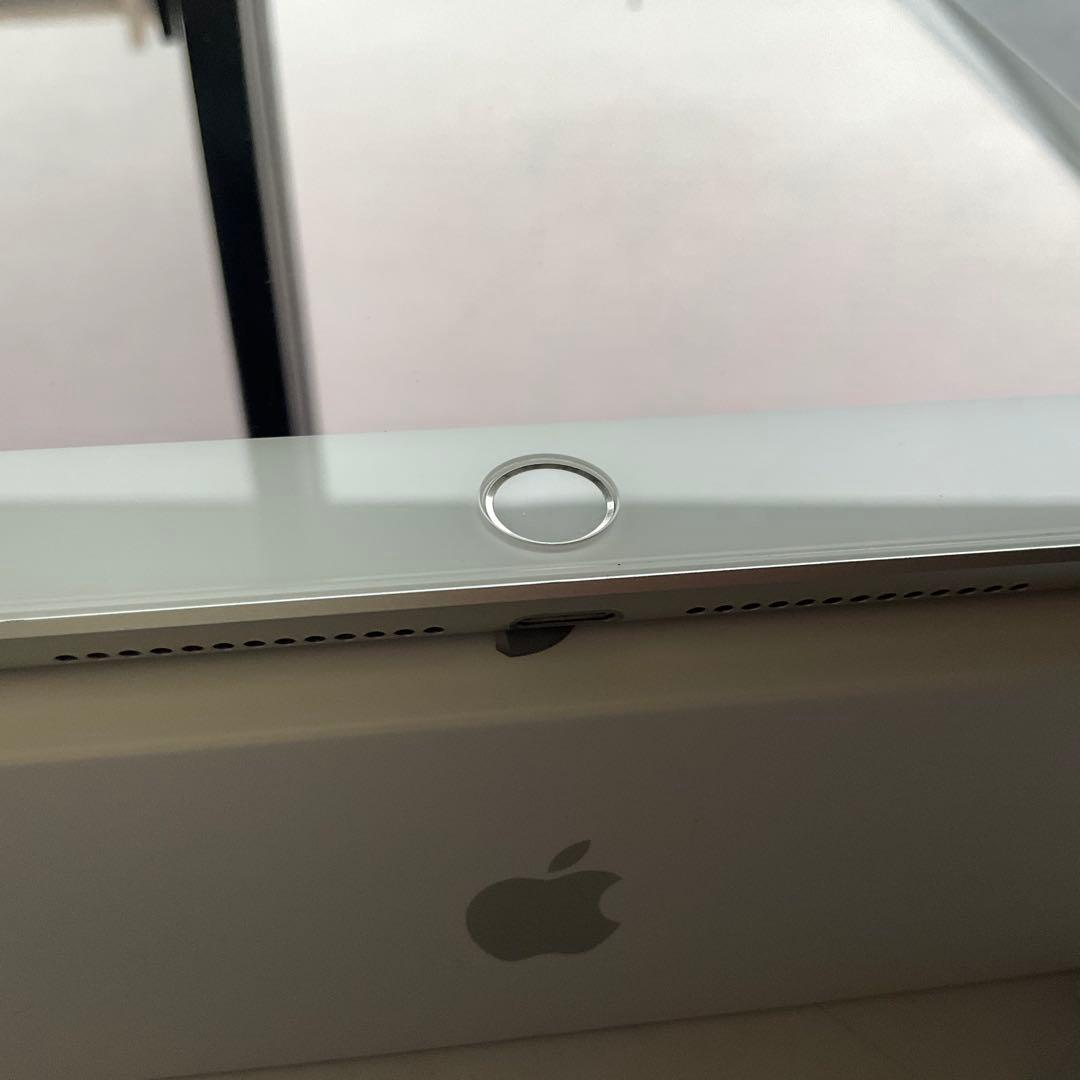 【良品】Apple iPad 第6世代 Wi-Fi 32GB