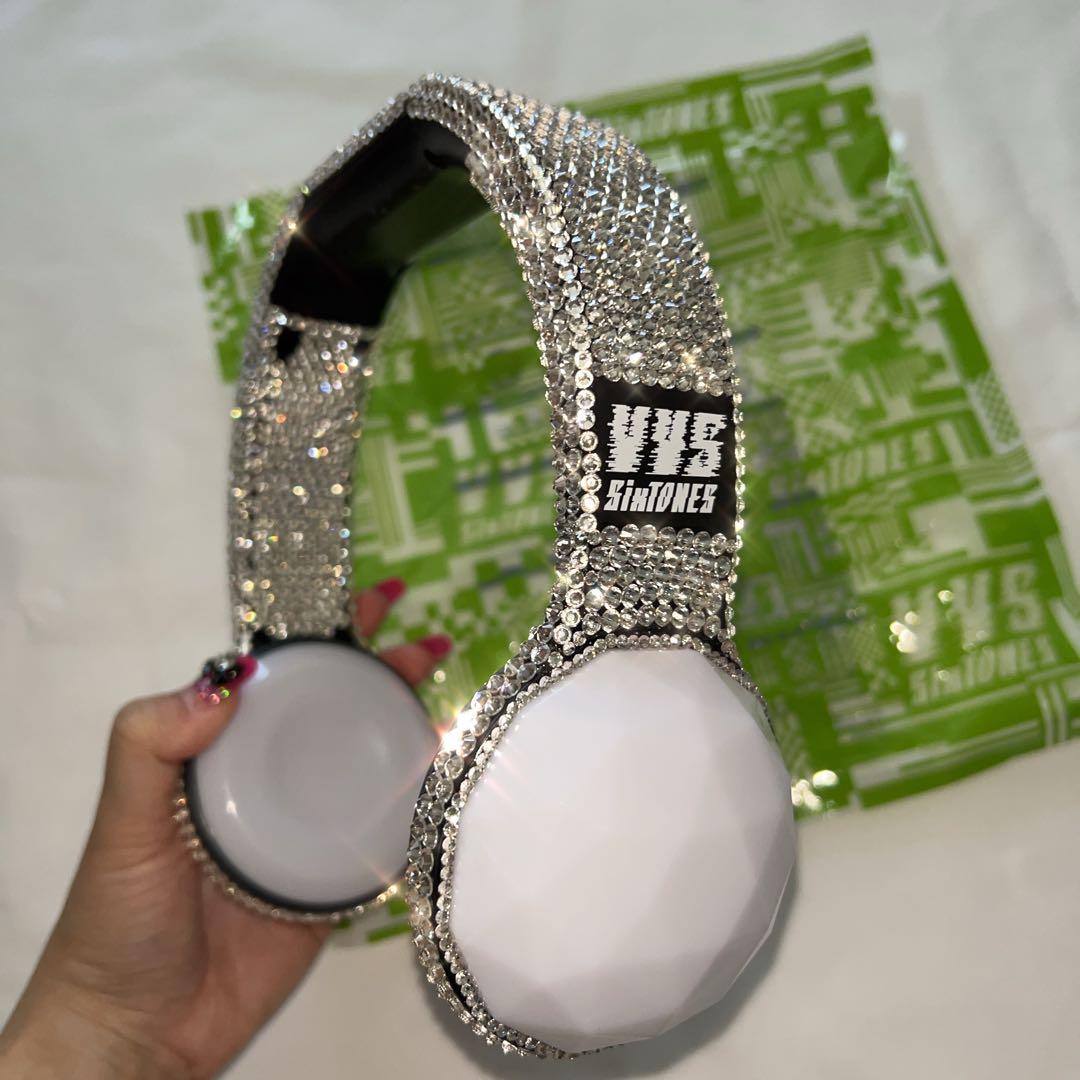 SixTONES vvs ペンライト スワロフスキー