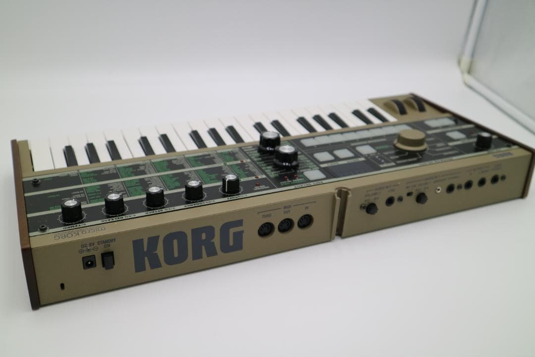 microKORG 37-Key アナログモデリングシンセサイザーボコーダー