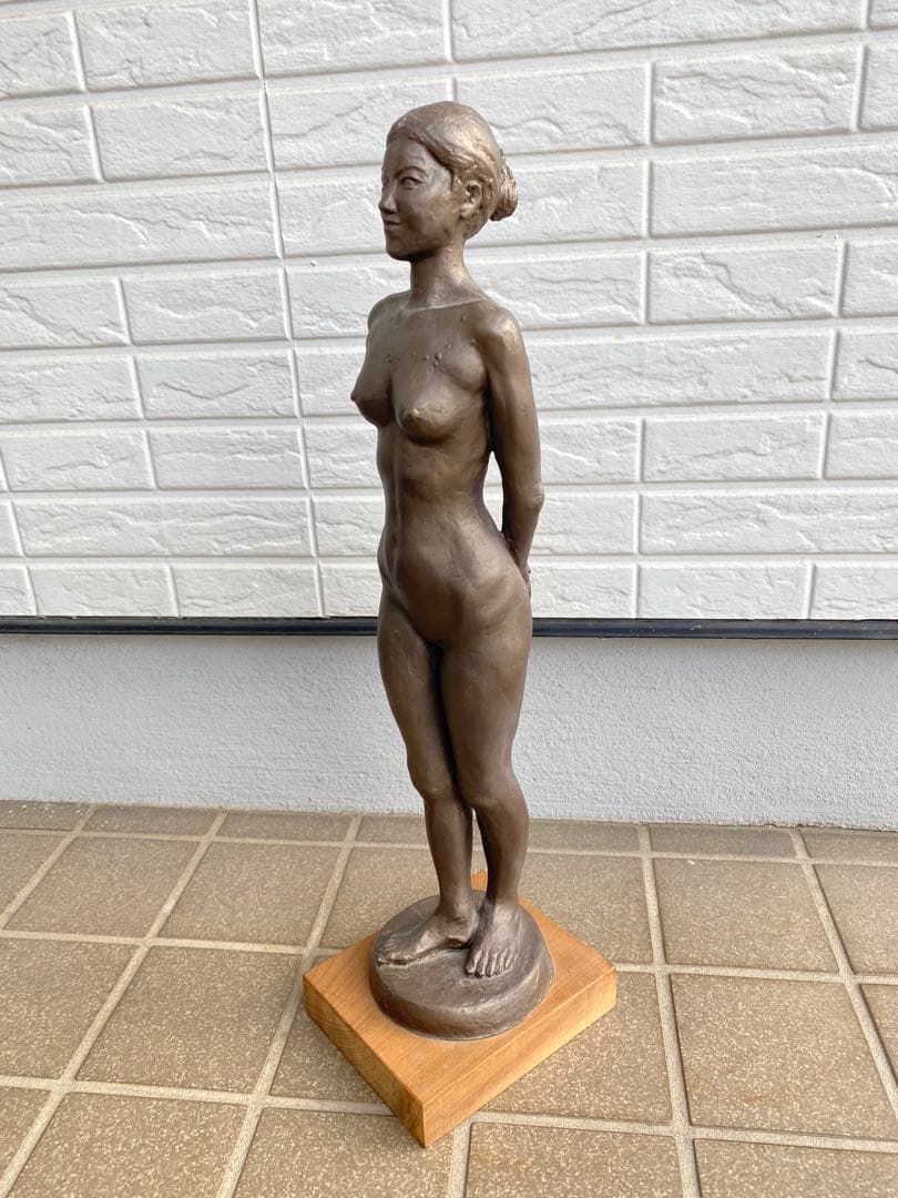 ブロンズ風女性裸体像 樹脂製で軽量 ハンドメイド 彫刻 美術品 高さ約48cm