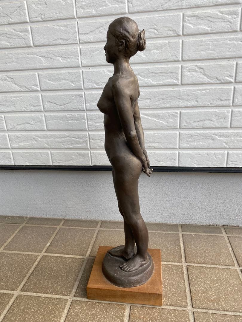 ブロンズ風女性裸体像 樹脂製で軽量 ハンドメイド 彫刻 美術品 高さ約48cm