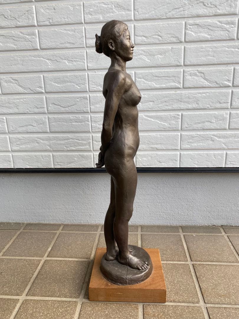 ブロンズ風女性裸体像 樹脂製で軽量 ハンドメイド 彫刻 美術品 高さ約48cm