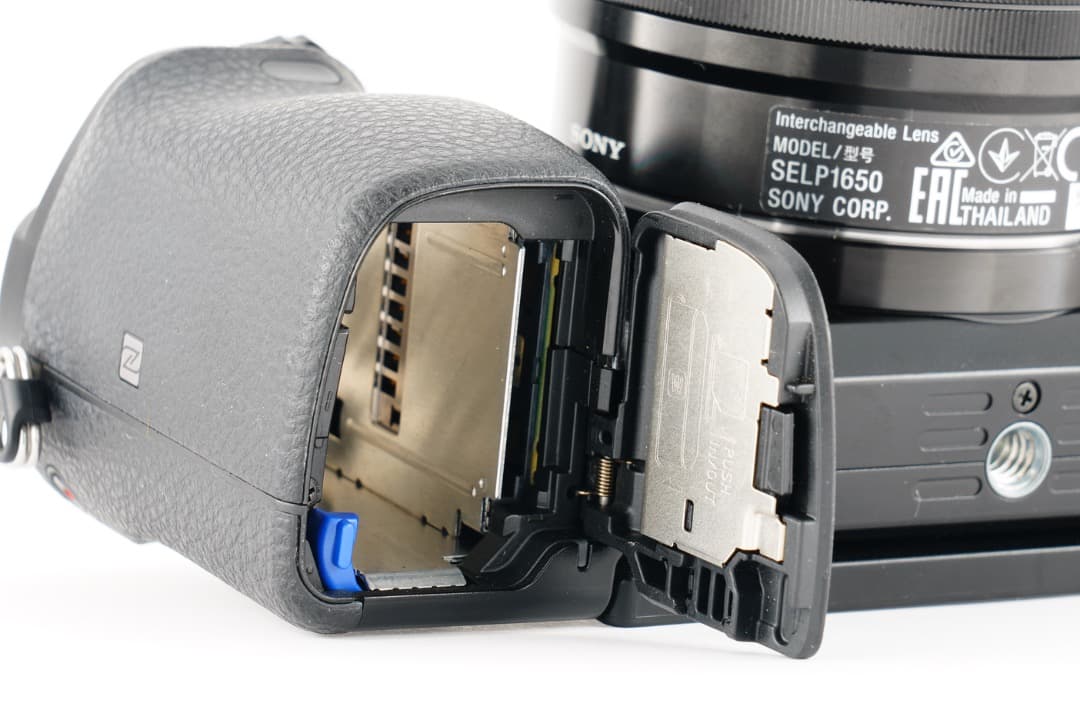 極美品 真・α6000 SONY ミラーレス ILCE-6000L パワーズーム