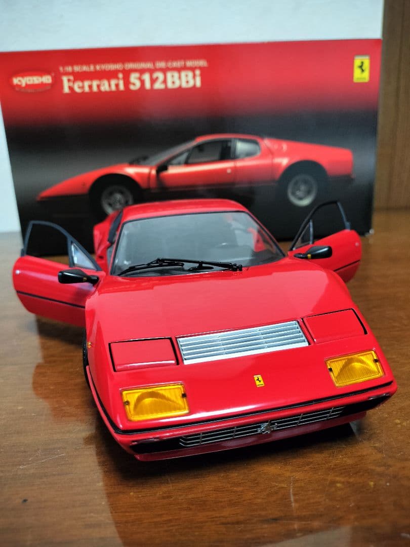 京商1/18フェラーリ512BBi 【新パッケージ】レッド